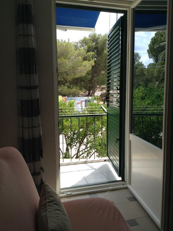 Apartment Afrika Makarska Room photo