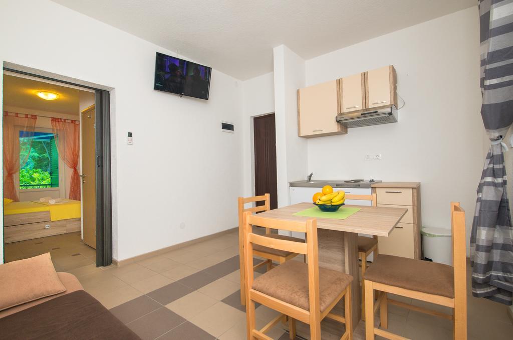 Apartment Afrika Makarska Exterior photo